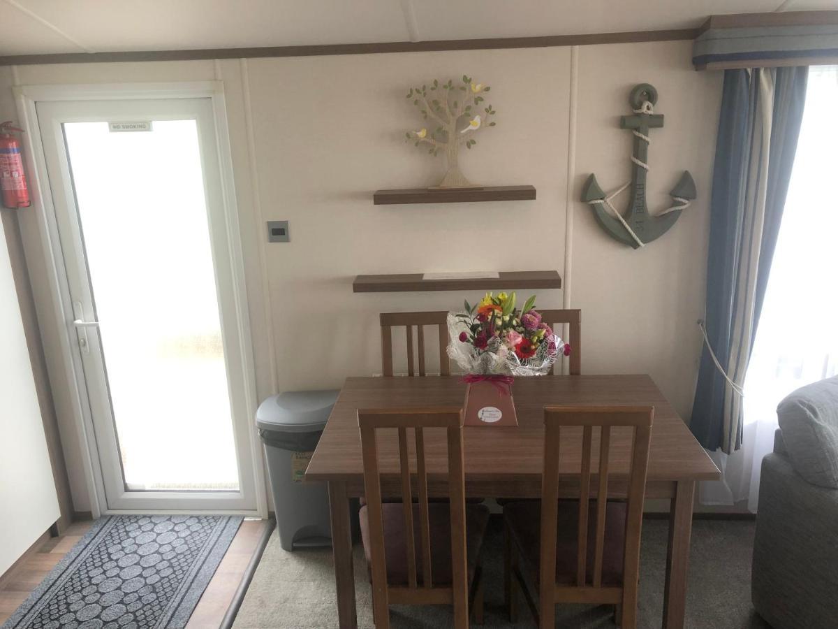 Caravan Hire Golden Sands Sea Front Kinmel Bay Exteriör bild