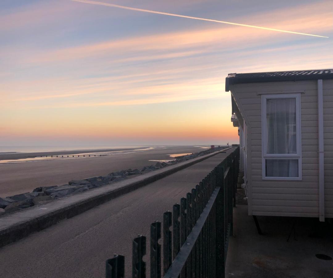 Caravan Hire Golden Sands Sea Front Kinmel Bay Exteriör bild